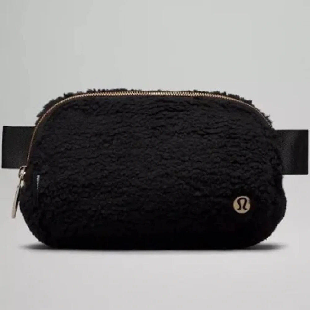 NWT Lululemon Fleece White Opal/Gold Hardware
Everywhere Belt Bag 1L bra… - Picture 1 of 6